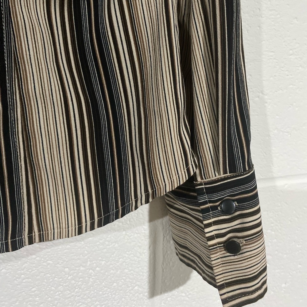 East 5th button down top medium - image 5